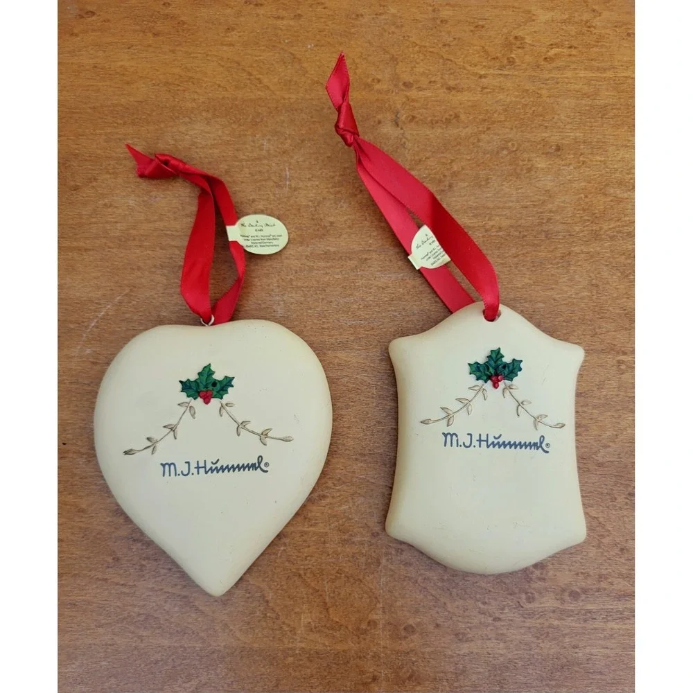 2 Danbury Mint M.J. Hummel Christmas Ornaments Framed Pictures w/ Tags Ribbons - Picture 2 of 7